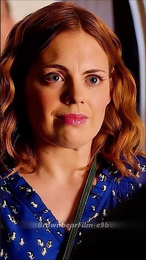 The girl had diarrhea during a blind date, and the toilet got clogged. It was so embarrassing!