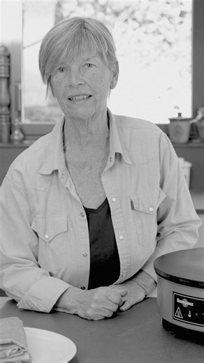 Krampouz on Instagram: "• 𝟯 𝗳𝗮𝗰̧𝗼𝗻𝘀 𝗱'𝗲́𝘁𝗮𝗹𝗲𝗿 𝘂𝗻𝗲 𝗰𝗿𝗲̂𝗽𝗲 🥞 Rozell plat, rozell rond ou étaleur ? Que vous débutiez dans le monde du rozell ou que vous ayez déjà votre outil favori, Mamie Mone vous dévoile ses 3 techniques pour tourner une crêpe ! Découvrez les outils indispensables pour réussir vos crêpes bretonnes à tous les coups : → Le rozell plat : pour des crêpes fines et uniformes → Le rozell rond : pour des crêpes plus épaisses et régulières → L'étaleur de pâte : po