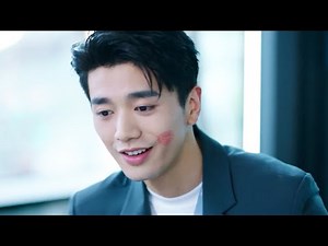 👔帅哥原地傻乐！突然被女神亲了一口 一时半会回不了神| 女扮男装 EP26 | 程序员那么可爱Cute Programmer