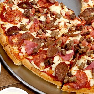 4.4K views · 29 reactions | It's okay to just want pizza for dinner. https://www.pizzahut.ca/home | Pizza Hut | Facebook