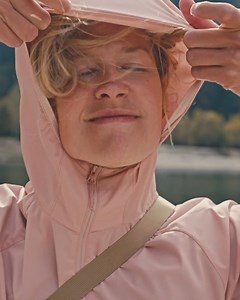 100 reactions | A summer jacket? It’s the perfect companion when hiking in warm climates! Opt for a light, well-ventilated, and packable jacket, which can be easily carried when not in use. Explore all our summer jackets here! https://fjallravenofficial.visitlink.me/xVkcwA #Fjallraven | Fjällräven | Facebook