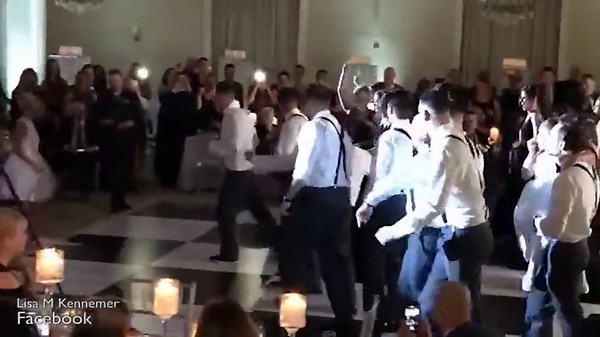 Couple perform Dirty Dancing inspired performance during wedding