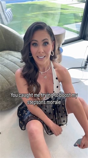 CherieDeVille on Instagram: "Reading obv #theinternetsstepmom"