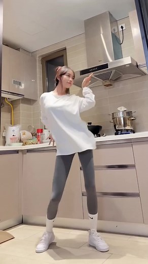 #dance Crab dancing🦀