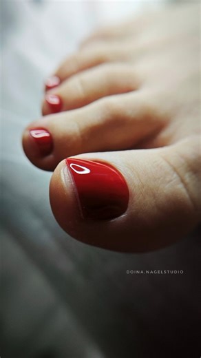 Nagelstudio/ Maniküre / Pediküre /Fußpflege 56477 Rennerod on Instagram: "Winter Pause ist im paar Monate vorbei und dürfen endlich meine Stammkunden es wieder Farbe auf Zehe haben. Euere Fuße sollen nicht nur schon gepflegt aussehen aber auch gesund bleiben. Mache mir sorge fur euch damit im Sommer ihr eure schöne Pediküre genießen können. VG Doina Pauza de iarna pentru clientele mele va lua curind sfârșit. Picioarele voastre trebuie sa arate nu doar profesional ingrijite dar si sa respecte reg