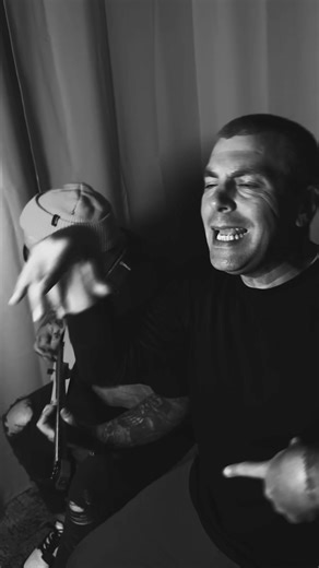 Up close and intimate performing the classic 'Smooth Criminal'. #michaeljackson #vintage #nostalgia | Alien Ant Farm