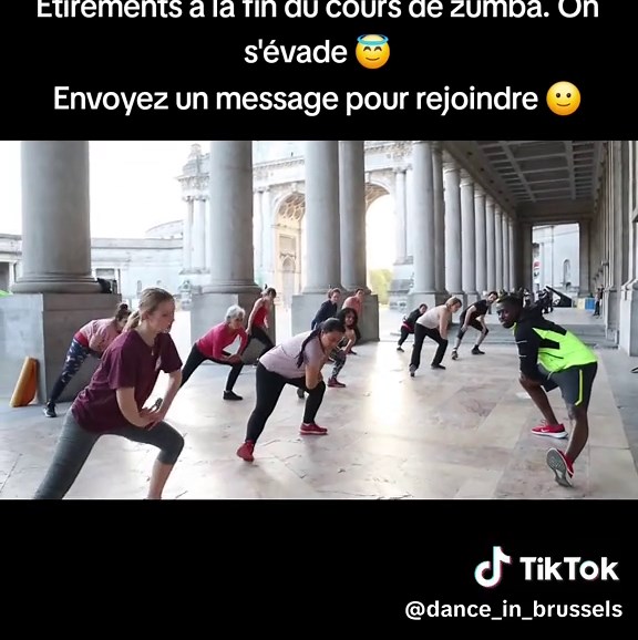 Étirements après le cours de Zumba à Bruxelles