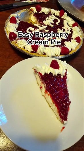 Beat the heat with Easy Raspberry Cream Pie that will blow your taste buds away! #fromscratch #recipe #easyrecipe #raspberry #creamcheese #Pie #raspberrycreampie #nobake