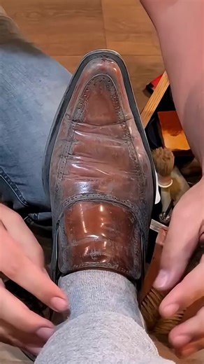 Best Techniques for Polishing Work Boots and Leather Shoes