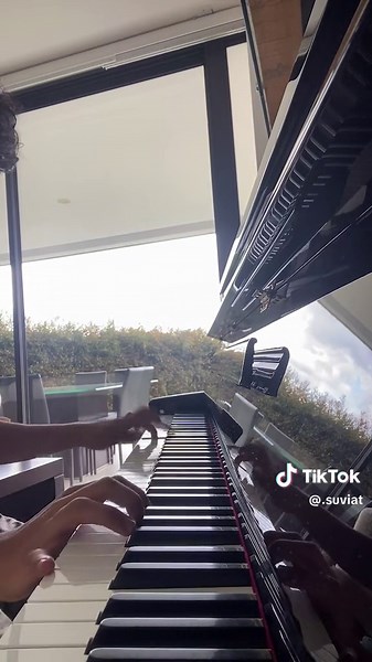 Exploring the History of New York Herald Tribune on Piano