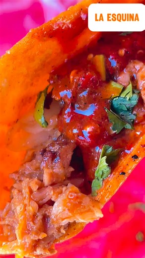 ¿Ya desayunaste? 😏 En La Esquina tenemos lo que tu mañana necesita: 🌮 Tacos bien servidos 🧀 Quesadillas enormes 🔥 Quesabirrias jugosas con consomé 🥪 Tortas que llenan de verdad 🥙 Gorditas recién hechas con tu guiso favorito Todo preparado al momento, con ese sabor casero que solo aquí se siente. 🤤💛 📍 21 de Marzo esquina con Paseo de la Juventud, Cortazar 🕣 Abierto todos los días de 8:30 am a 2:30 pm ✨ Ven por tu antojo… y termina regresando por otro. | La Esquina