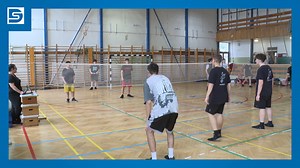 1.5K views | A 2023/2024-es tanévben is dübörög a Lábtoll-labda diákolimpia. A nívós versenysor egyik házigazdája – s egyben a sportág egyik legnagyobb bázisa – a Szent Pantaleimon Iskola tornaterme, és a Dunaújvárosi Lábtoll-labda SE volt a hétvégén. | Dunaújváros Televízió | Facebook