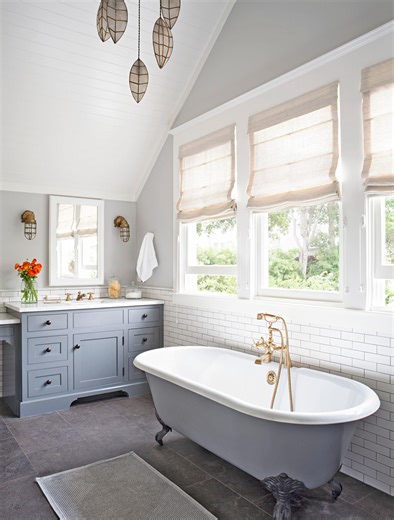 How to Clean Bathroom Faucets and Fixtures for Spotless Surfaces