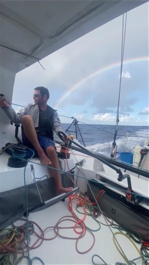 Někdy ti oceánský expres přidá i duhu za odměnu. 🌈⛵ #InlandRootsOceanSoul #class40 #offshore