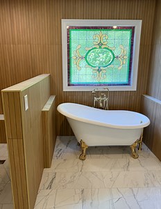 80K views · 1.1K reactions | cast your vote — keep the window or remove it? 﫣 (note: it’s very purple ) featuring the Paris Acrylic clawfoot tub and Randolph Morris faucets from Vintage Tub  you can shop here: https://www.vintagetub.com/?utm_source=sp&utm_medium=social&utm_campaign=kenziemariehome 識﫧 #bathroommakeover #bathroomremodel #bathroominspo #diyrenovation #vintagetubpartner #renovationproject #modernbathroom | Kenzie Marie Home | Facebook