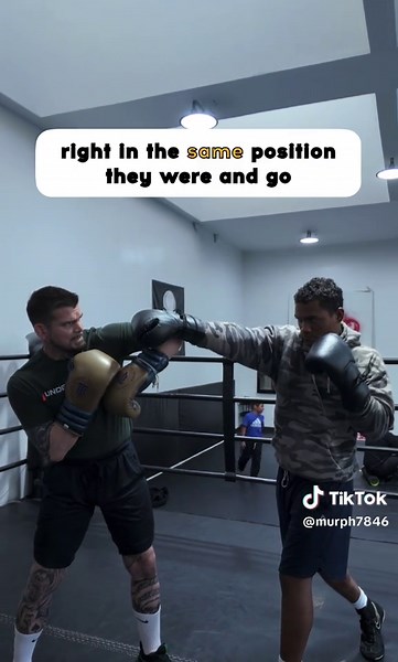 Elbow block from the Philly shell #boxing🥊 #fighting #boxeo #martialarts #mma #mixedmartialarts #workout 🏴‍☠️🏴‍☠️