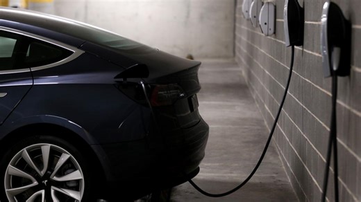 Trading Up Ep.10: Banking CRISIS sends GOLD prices surging