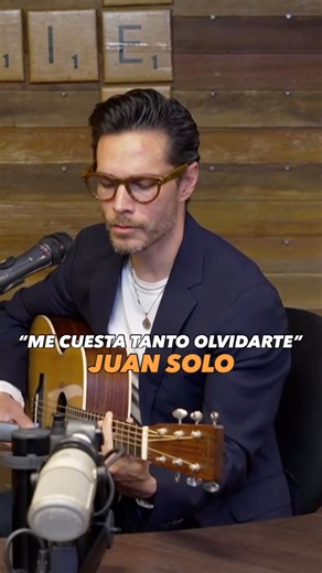 Juan Solo toca en vivo “Me cuesta tanto olvidarte” de Mecano. 🎶💔 ¿Qué te parece esta versión? | Exafm