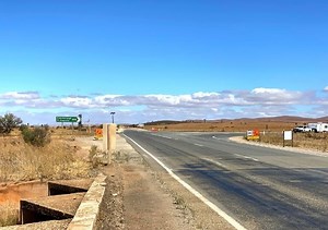 Broken Hill to Port Augusta (& Coober Pedy): Road Trip Stops, Bus, Flights And More [2025] - Everywhere Australia