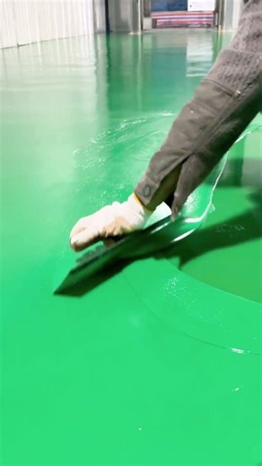 Mastering Seamless Green Epoxy Floor Application Techniques