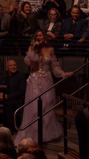 Joss Stone gets down with the SFJAZZ audience!