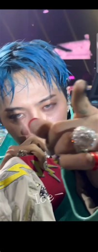 조명보다 더 빛난 GD의 눈빛, 무대 장악력 레전드 갱신♡比舞台燈光更耀眼的GD眼神，舞台掌控力再次刷新傳說♡照明よりも輝いたGDのまなざし、ステージ支配力がレジェンド更新♡#gd #지디