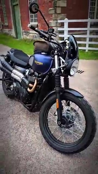 Triumph Street Scrambler 900 Goldline 😍