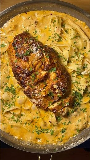 Spicy Chicken Fettuccine Alfredo🍝🧀