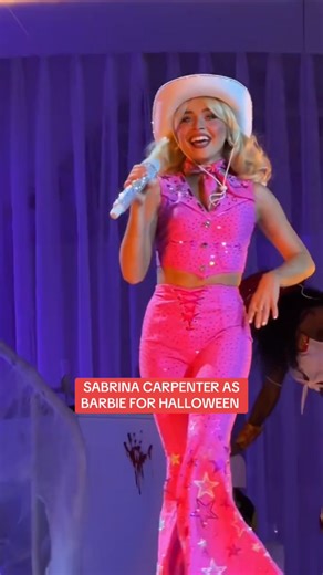 7.1K views · 98 reactions | Sabrina Carpenter dresses up at Barbie at her Halloween show in NYC! 勺 via TT/ kaylaontour | MUCH | Facebook