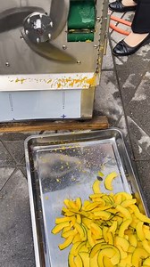 Regardez la force du nouveau matériel ! 🤯 Un manioc comme ça devient rondelle vite. Vraiment efficacité! | Review Tất Tần Tật