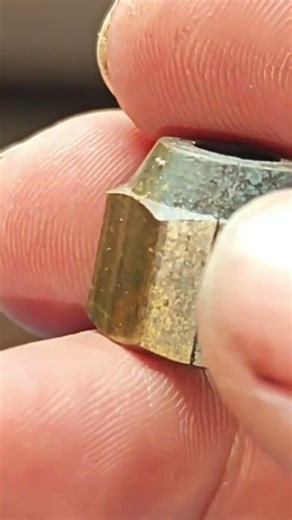 Split AC Gas Leak 😨 Broken Flare Nut #Shorts