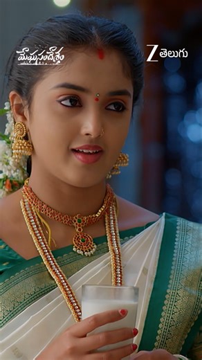 Zee Telugu on Instagram: "Apoorva ప్రేమకి ఆశ్చర్యంలో Bhoomi Watch #Meghasandesam Mon to Sat at 7:30PM on #ZeeTelugu #ZeeOnTheGoReels"