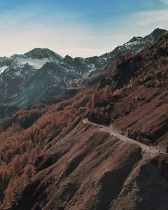 48K views · 5.9K reactions | The queen of the Naked bikes dresses in black and gold to enhance its sportiness and gets a more aggressive look. Discover Tuono V4 Factory in its new Ultra Dark livery. Take a look! #Aprilia #TuonoV4 | Aprilia | Facebook