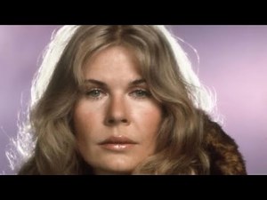 11 Sexy Photos of Loretta Swit