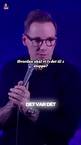 Hva skjer når de mest ubehagelige temaene blir det *eneste* man snakker om? Denne biten, hentet fra et legendarisk show, setter fingeren på den kollektive uroen – den desperate jakten på svar på hvordan man stopper det som føles så feil. Når frykten for å gå ut om kvelden blir en reell samtale ved kjøkkenbordet, da er det på tide å lytte til dette rå og ærlige perspektivet fra scenen på John Dee! #samfunnskritikk #trygghet #norskhumor #hverdagsliv #standupnorge | Fullah Ler