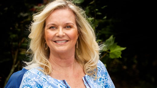 'It's like a big hug.' Community, friends help Lakeland woman find gratitude amid ALS losses