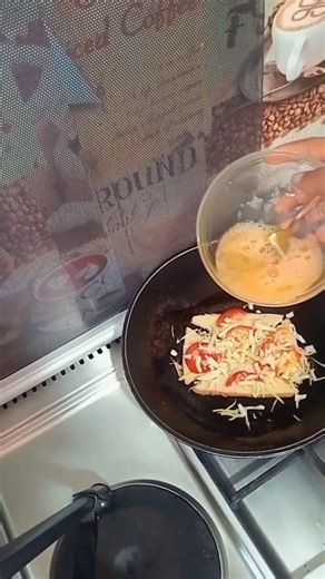 How to use egg yolk mixture for Bread omellete recipe