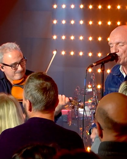 🎼 Le Grand Studio RTL : Le groupe Louise Attaque interprète en live le titre "J’t’emmène au vent", rendez-vous à partir de 14H30, avec Louise Attaque et Éric Jean-Jean 🎙 | RTL