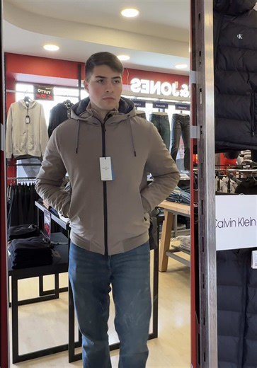 Entri per fare l’affare e poi lo fai veramente! Nei nostri store incredibili saldi fino al 60% di sconto! Vieni a vedere con i tuoi occhi!👀 . . . #saldiimperdibili #giacche #uomo #saldi #sportone