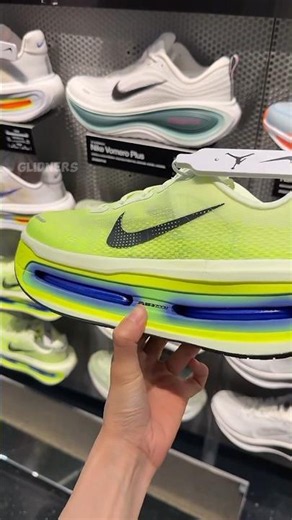 🔥 NIKE VOMERO PREMIUM “VOLT TINT” — Futuristic Colorway That Looks Insanely Clean 👟⚡🎨