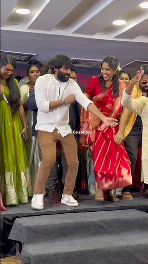 సింగర్ మధుప్రియ తో పాటు డాన్స్ వేస్తున్న టోనీ Singer Madhu Priyanka & Tony Kick Dance live