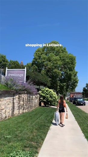 Walk, boat or bike around these charming towns nestled along the Mississippi River 🛥️🚲 Save this itinerary for a relaxing weekend in eastern Iowa, created by Miss Northerner. 📍 Muscatine 📍 The Merrill Hotel, Muscatine, A Tribute Portfolio Hotel Maxwell's On The River Contrary Brewing National Pearl Button Museum at the History & Industry Center Wildcat Den State Park 📍 Davenport 📍 The Current Iowa UP Skybar Quad Cities River Bandits Bike rental at Union Station Destination Center Channel C