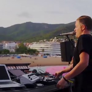 Jan Blomqvist played a set at Cercle in Tossa De Mar this summer! Check out this beautiful location! ☀️ | Armada Music