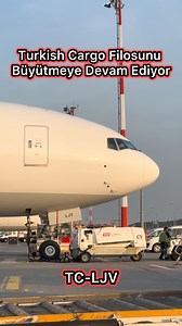 Turkish Cargo, Yeni Boeing 777F Kargo Uçağını Teslim Aldı 📦🛫 Turkish Cargo filosu büyümeye devam ediyor. Fabrika çıkışlı TC-LJY tescilli yeni Boeing 777F tipi kargo uçağı, teslim edilerek filoya katıldı. Bu teslimatla birlikte Turkish Cargo, toplam 26 kargo uçağına ulaşarak filosunu daha da güçlendirdi. #reklam | marka adı geçtiği için . . . 🔘 Türkiye’nin en büyük ve en aktif tescilli sivil havacılık platformu @HavaSosyalMedya®️ (HSM) 📰 Havacılık sektörü ile ilgili daha fazla haber için HSM’