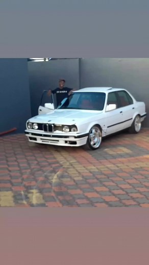 Lexus V8 Conversion in BMW E30: Gusheshe Performance