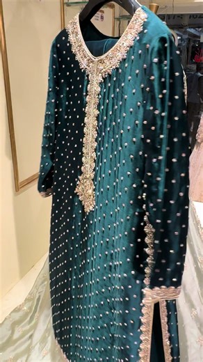 Elegant Pakistani Wedding Dresses for International Delivery