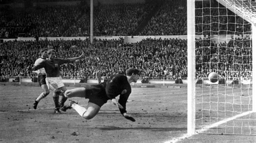 Geoffrey Hurst: del gol fantasma a ser el único jugador en marcar un hat trick en una final mundialista