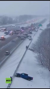 Un accident de la route massif dû à d’importantes chutes de #neige implique plus de 50 véhicules dans l'État de l'Indiana aux États-Unis. | Info Magazine 3.0