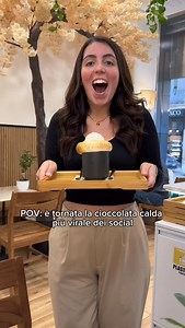 La felicità in una tazza🤩 La trovi da Panfuwa, insieme ai loro fluffy pancakes 🤤🤤 📍Piazzale Lagosta 9, Milano 📍via Vetere 7, Milano 📍via Pompeo Magno 102, Roma 📍via Milano 25, Como 📍via Maria Vittoria 2, Torino #dovemangiareamilano #milanofood #romafood #cioccolatacalda | Little Travels Big Love