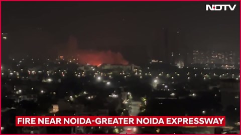 Noida Fire | Massive Fire Breaks Out In Noida | Fire Near Noida Expressway